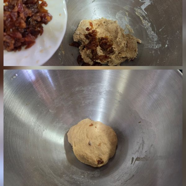 加入一小匙桂圓肉，用攪拌機或手揉成糰都可，蓋上保鮮膜靜置10分鐘