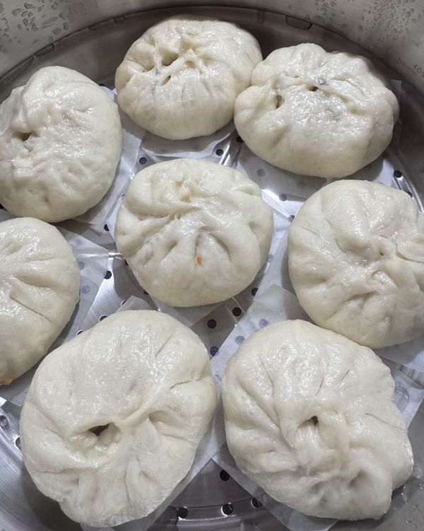 包子蒸好了，可以上桌了