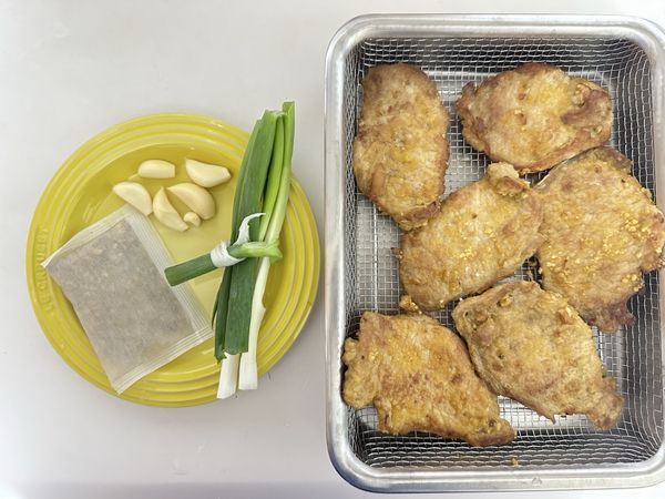 準備好滷汁食材。