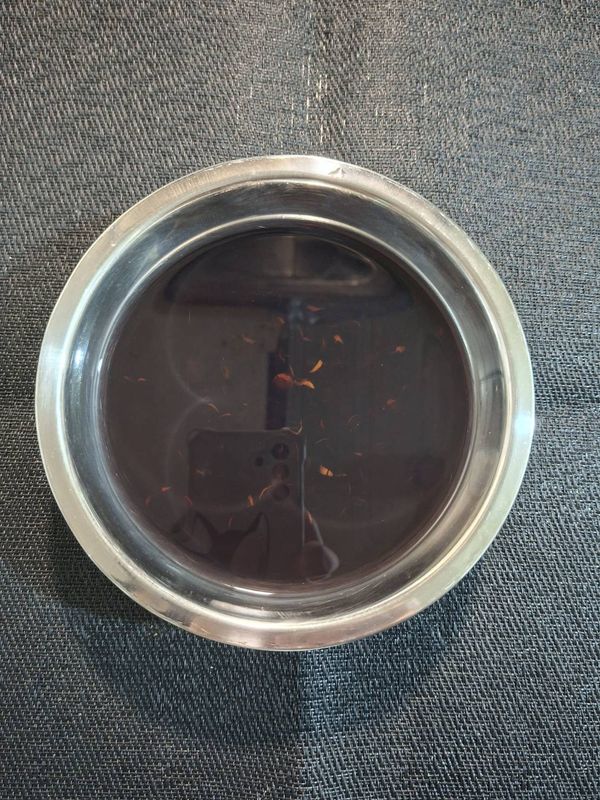 炒好的黑豆加冷水泡8小時以上，也可以冷藏浸泡24小時