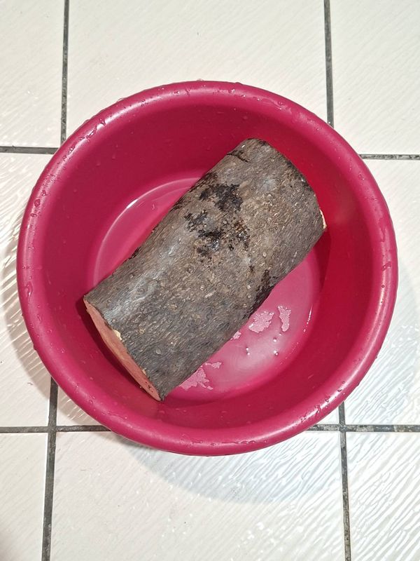 C.山藥買回家，首先要戴上手套