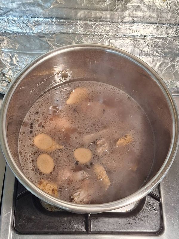 電子壓力鍋設定高壓5分鐘（傳統壓力鍋壓20分鐘）