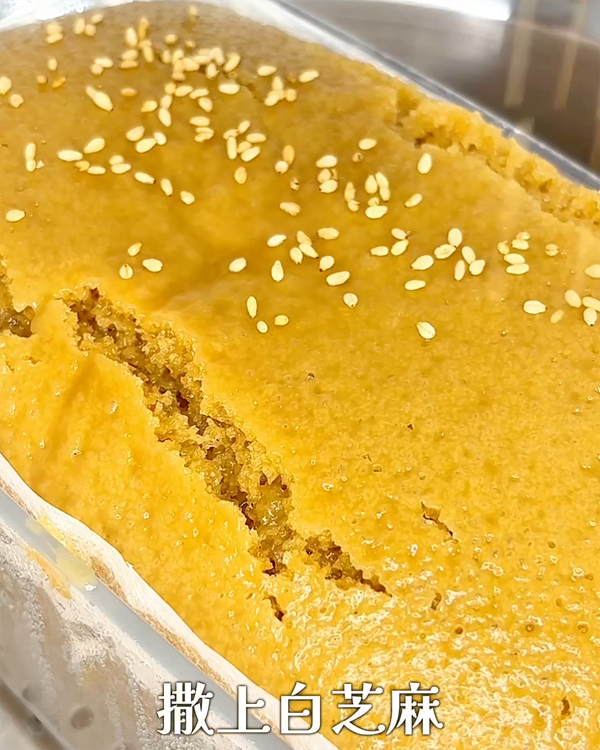 30分鐘後打開鍋蓋趁熱撒上白芝麻