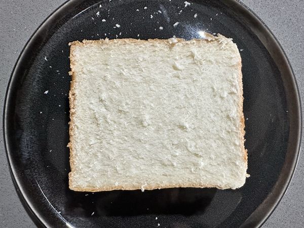 ●整條的吐司前後兩端吐司殼往內切8公分左右高厚度。