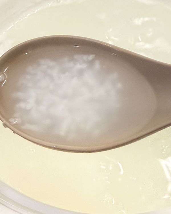 煮了30分鐘後，米粒開始爆開。