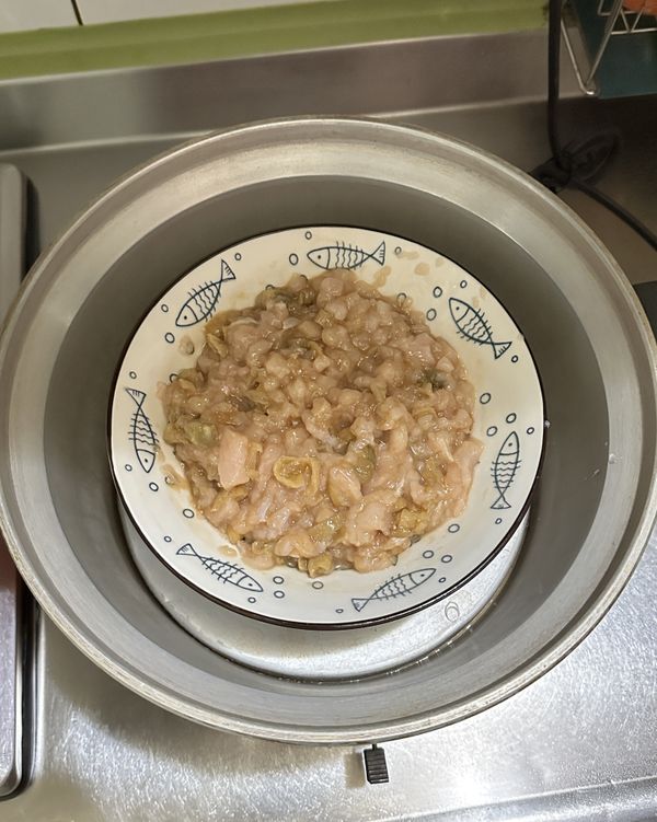 放到大同電鍋，外鍋1杯水，蒸煮約20分鐘，跳起來後再燜30分鐘。