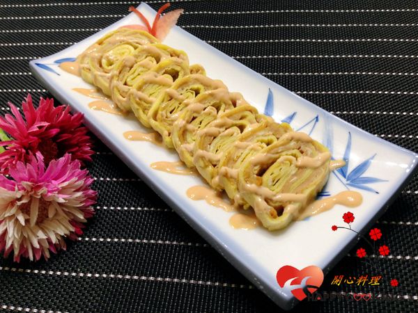 擠在蛋捲上就完成囉