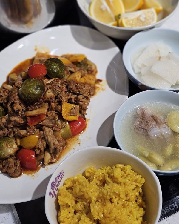 蘋果泡菜燒肉太下飯，大家不妨試試！