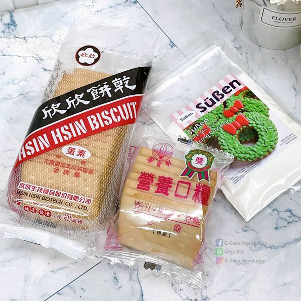 將糖霜預拌粉與開水攪拌均勻