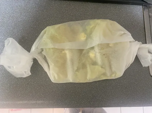 包起來
氣炸鍋不用預熱不用翻面，180度8分鐘，打開再補點蒜香粉、奶油。200度1分鐘