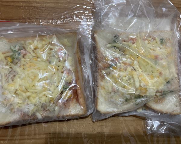包起來（食品塑膠袋）、放置冷凍
要吃時180度，8-10分鐘