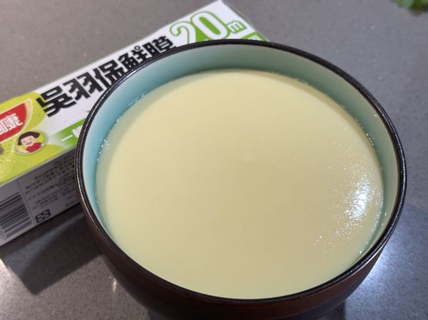 楓康吳羽食品用保鮮膜耐熱140度，低透濕性有效防止水分蒸發，蒸起來的蒸蛋更保水。