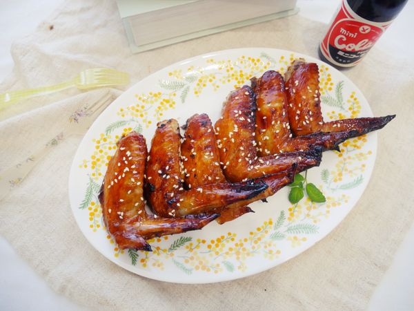 香噴噴「照燒雞翅」這賣相實在讓人直流口水～