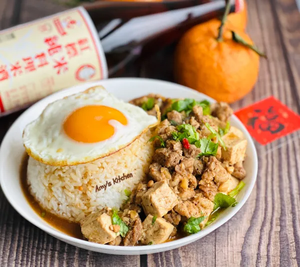 紅標純米料理米酒，滋味很有底蘊用來煨煮簡單的食材也能有不凡的風味，喜歡吃麻婆豆腐的話，可以試試會愛上的。