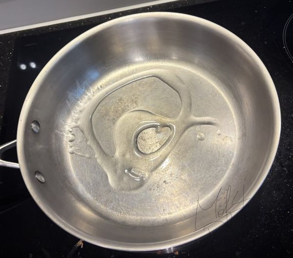 熱鍋下油