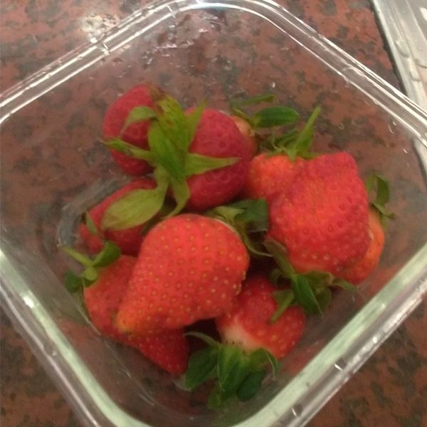 1️⃣將草莓清洗乾淨💧🍓