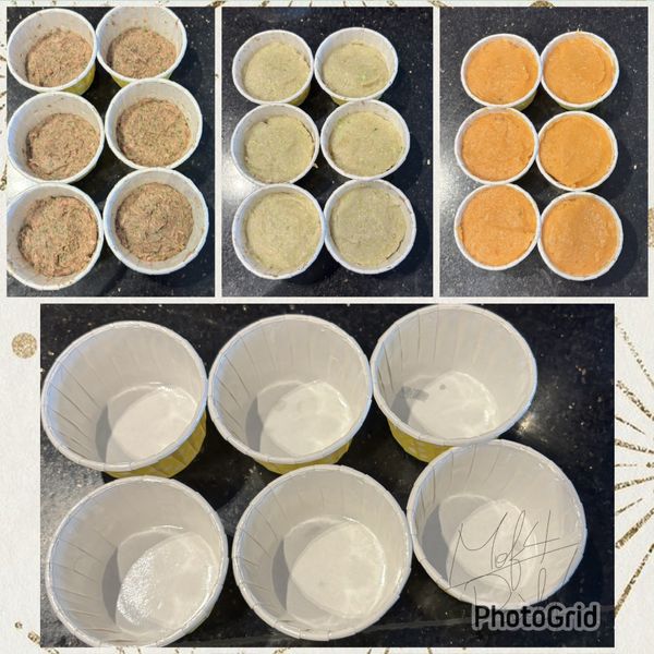 拿出杯子蛋糕模

菠菜牛肉泥當底，份量比較多，可以多放一些，平均分配到6個模，壓緊

再放毛豆雞胸肉泥

最上面放紅蘿蔔雞胸肉泥