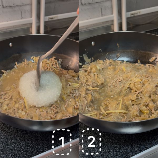拌炒收汁：
1.將處理好的冬粉放入鍋中，使要鏟子將冬粉鏟散。
2.快速翻拌，讓冬粉均勻吸附鍋內的精華湯汁。
3.待湯汁被吸乾、冬粉呈現晶瑩剔透感時，即可起鍋！