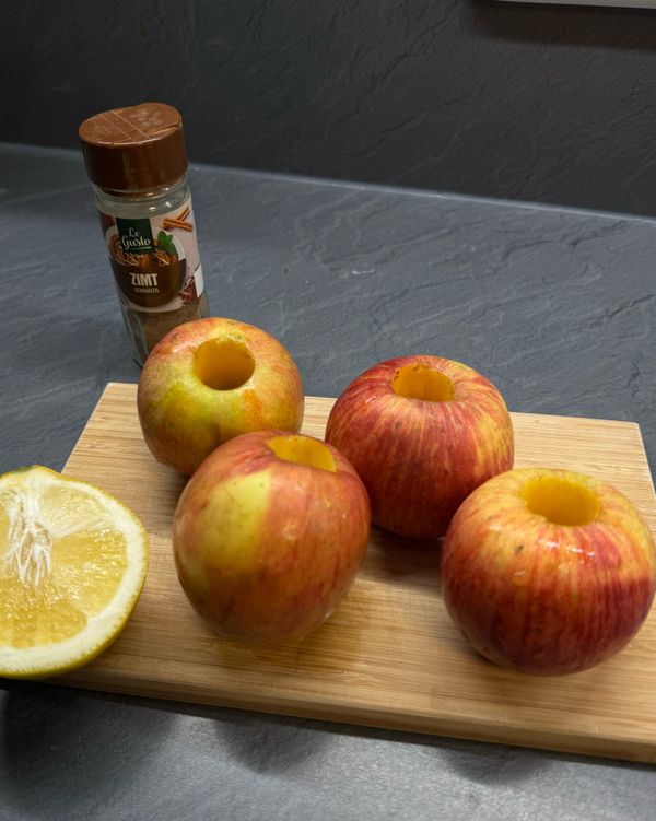 準備食材, 蘋果去心

prepare the ingredients, remove the apple cores