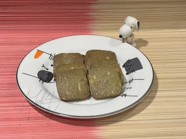 這款餅乾在我們家出爐等於秒殺..

餅乾冷卻後密封保存