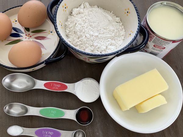 食材準備好，奶油放微波爐30秒融化。