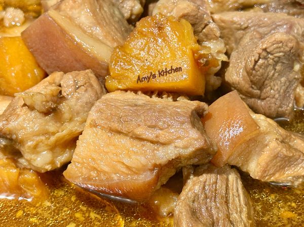 ●鳳梨滷肉做法
https://icook.tw/recipes/490390