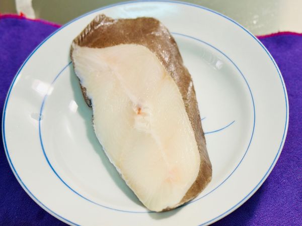 洗小米和五穀燕麥的水順便洗鱈魚。