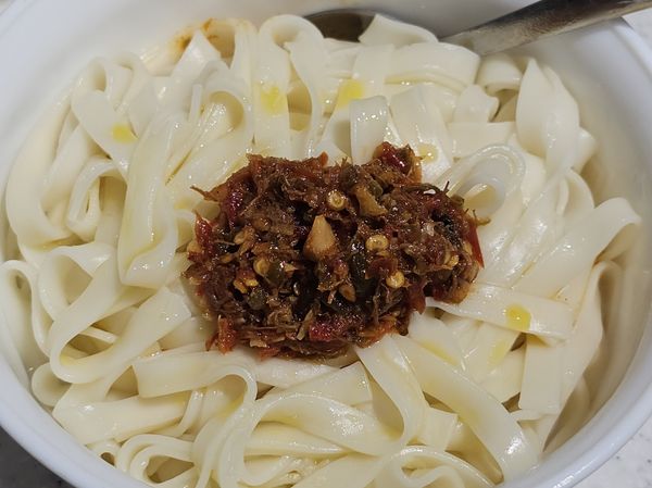 加入干貝醬拌勻。
