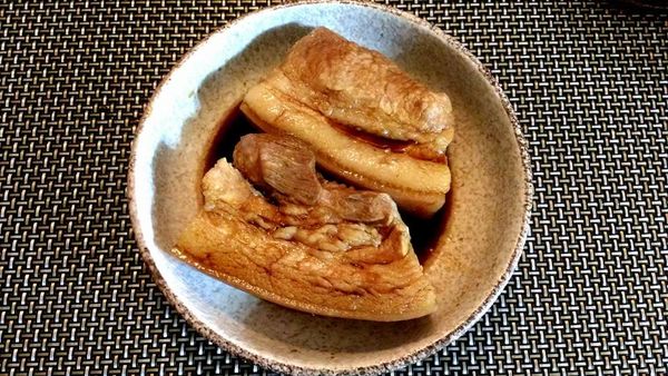 撈起後淋上醬油、蠔油，靜置約30分鐘