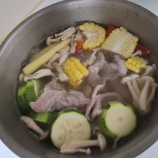全部食材熟透後即可享用。
