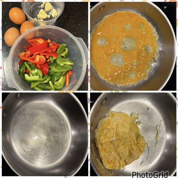 雞蛋 3顆打散
甜椒切粗絲
蒜頭拍碎備用

熱鍋下油，倒入蛋液，蛋液約 7～8 分熟時盛起。