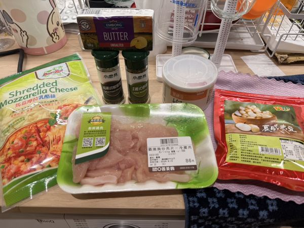 首先取出所有食材~