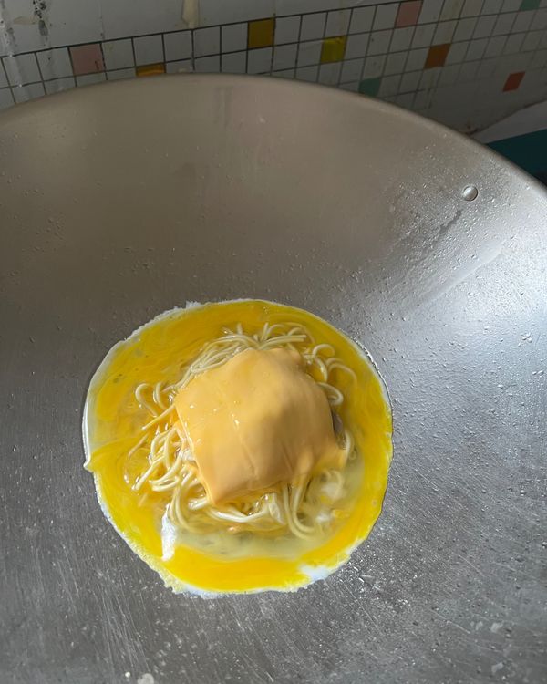 蛋液下
