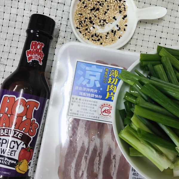 準備好食材，我們用10分鐘做一道美味的菜色吧！