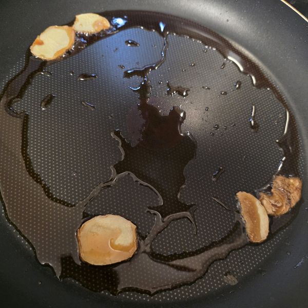 麻油小火煸薑