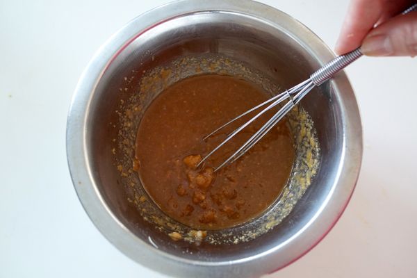 將所有★調味料混合均勻備用。