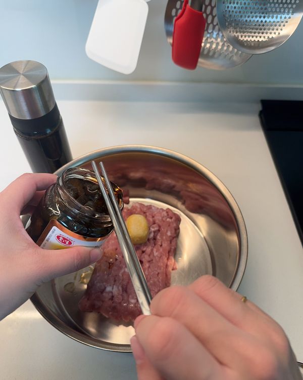 脆瓜湯汁先倒來後在切碎（湯汁是靈魂一定要加😆）