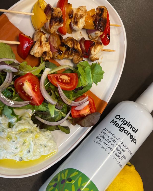 搭佐：可搭配烤蔬菜、生菜沙拉或者希臘黃瓜沙拉（Tzatziki）。🥗