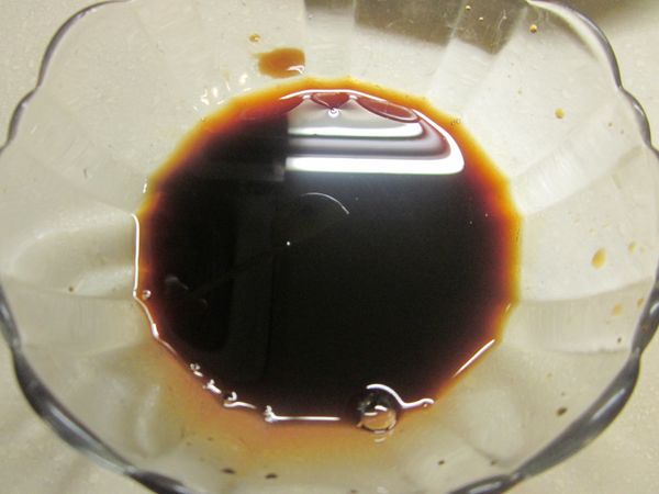 將味全淬釀醬油露.烏醋.蜂蜜調成一碗備用