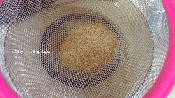 磨好的香料 過濾備用