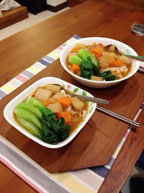 全素番茄紅燒麵完成囉~ ^_^