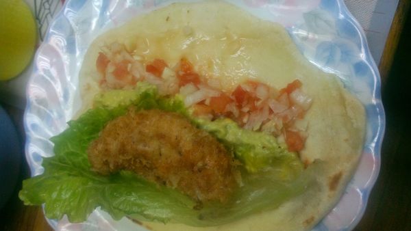 烤熱墨西哥餅皮,在餅皮上加上步驟2.3.4在加上一片生菜,即完成!
墨西哥餅皮作法可參考:http://icook.tw/recipes/67705