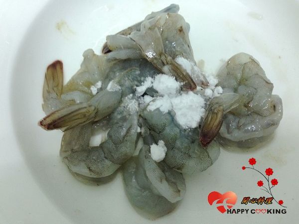 蝦球與[醃料]拌勻