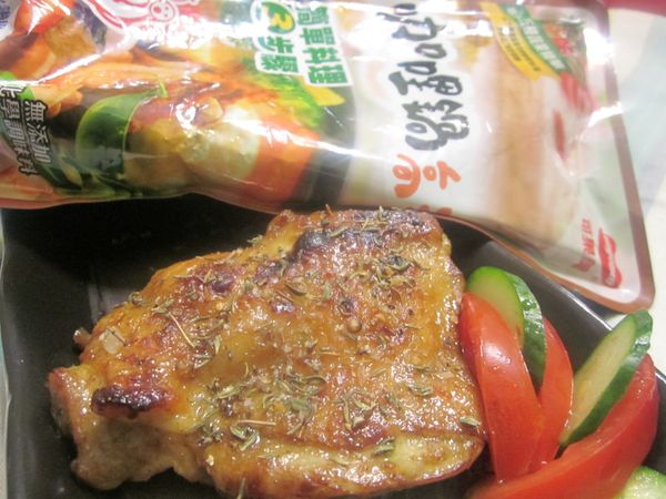 上桌前可灑少許義式香料增加香氣~