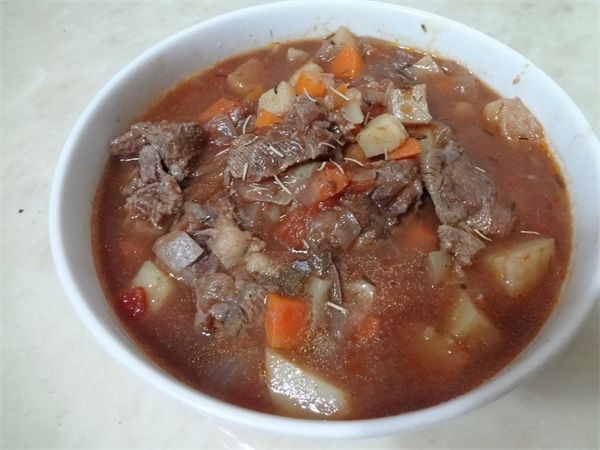 用壓力鍋肉會比較軟Q哦,沒有壓力鍋的人請滾後中小火煮至少1小時以上,依個人口感調時間^^