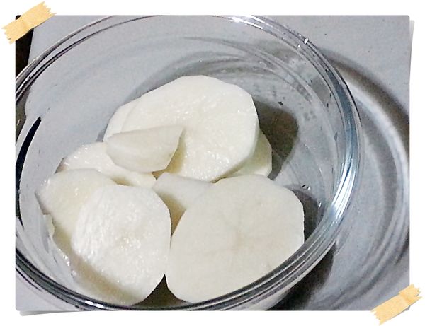 馬鈴薯去皮切片.封膜大火微波4分鐘