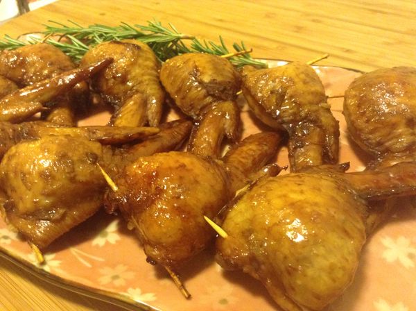 烤熟之後，可以用 "broil" 功能將雞翅表面烤的焦黃些，使用"broil"的時候，千萬要注意，別烤焦了。