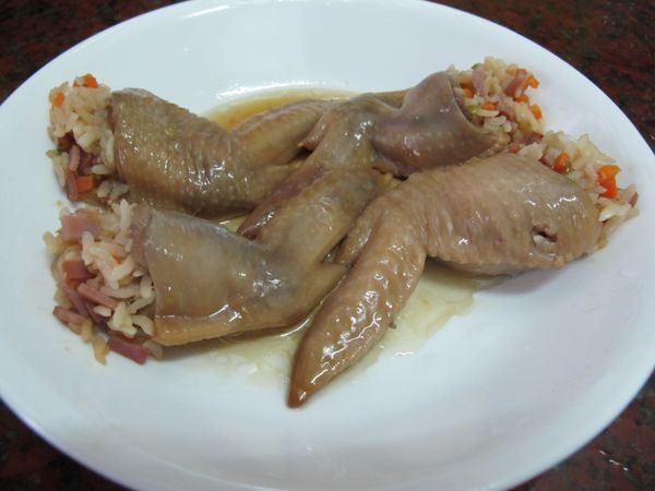 放入電鍋蒸，外鍋一杯水