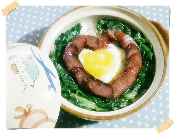 先擺飯.荷包蛋.青菜.香腸最後擺才會美觀喔~