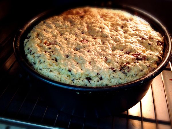 進攝氏185度預熱好的烤箱烤45~50分表面金黃上色就大功告成了。